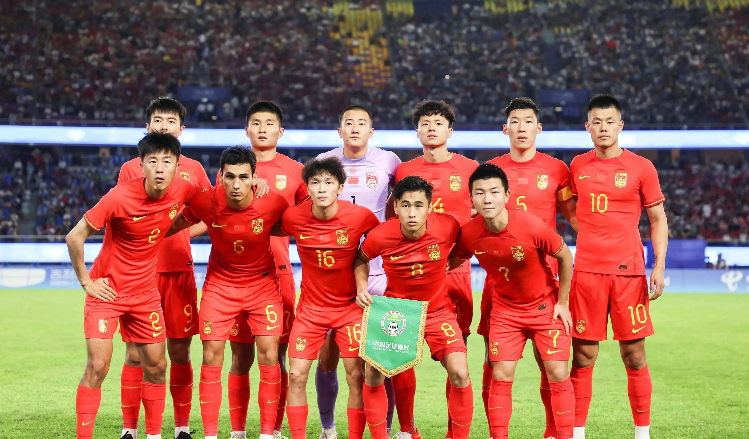 激动人心！国内足球聚焦焦点大战的简单介绍