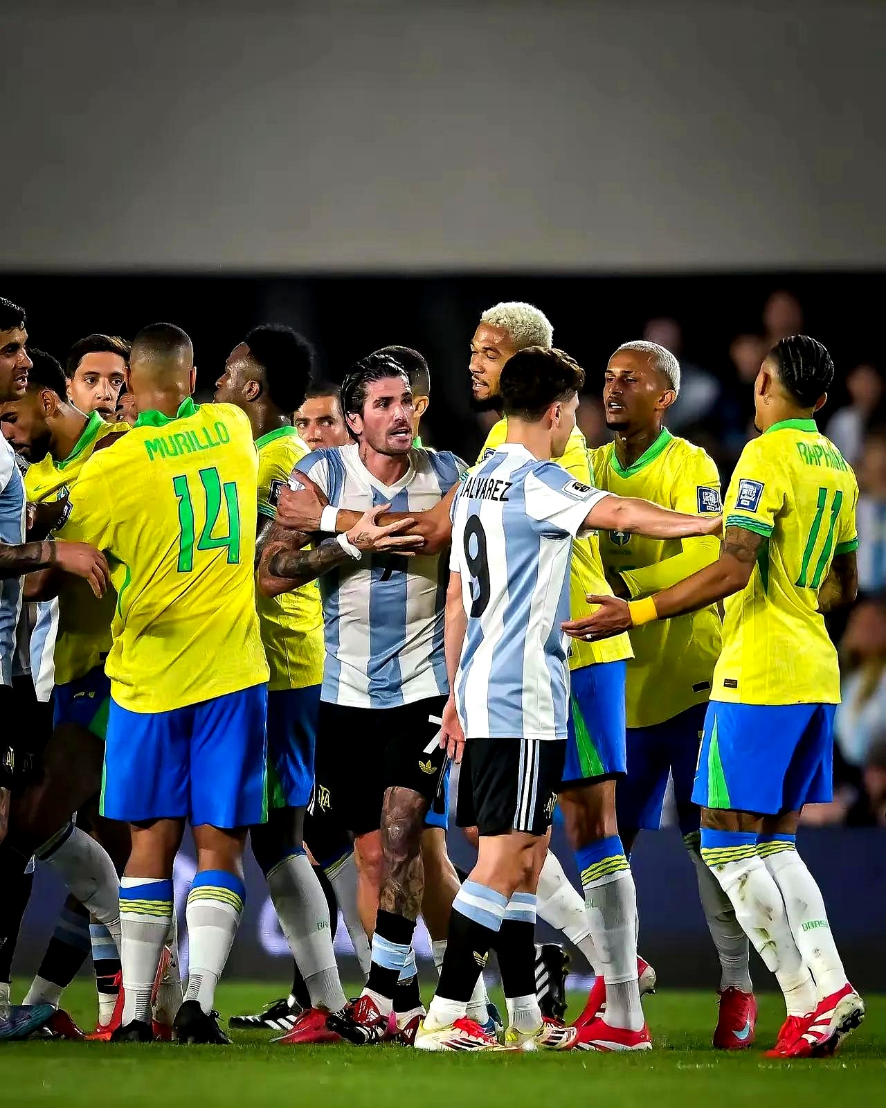 熊猫直播官网-巴西球员贡献精彩进球，带领球队取胜