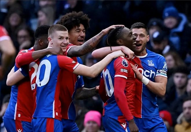 水晶宫门将神勇表现,助球队跻身英超争夺战 水晶宫门将神勇表现,助球队跻身英超争夺战