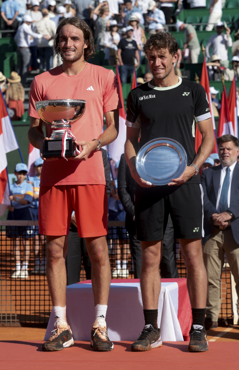 关于ATP总决赛险胜联合杯，西西帕斯扛起全队的信息